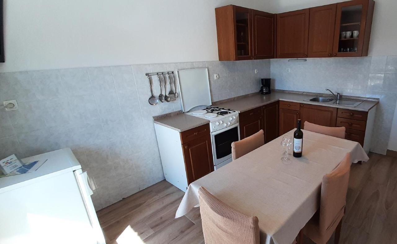 Apartment Classic Zrnovo Bagian luar foto