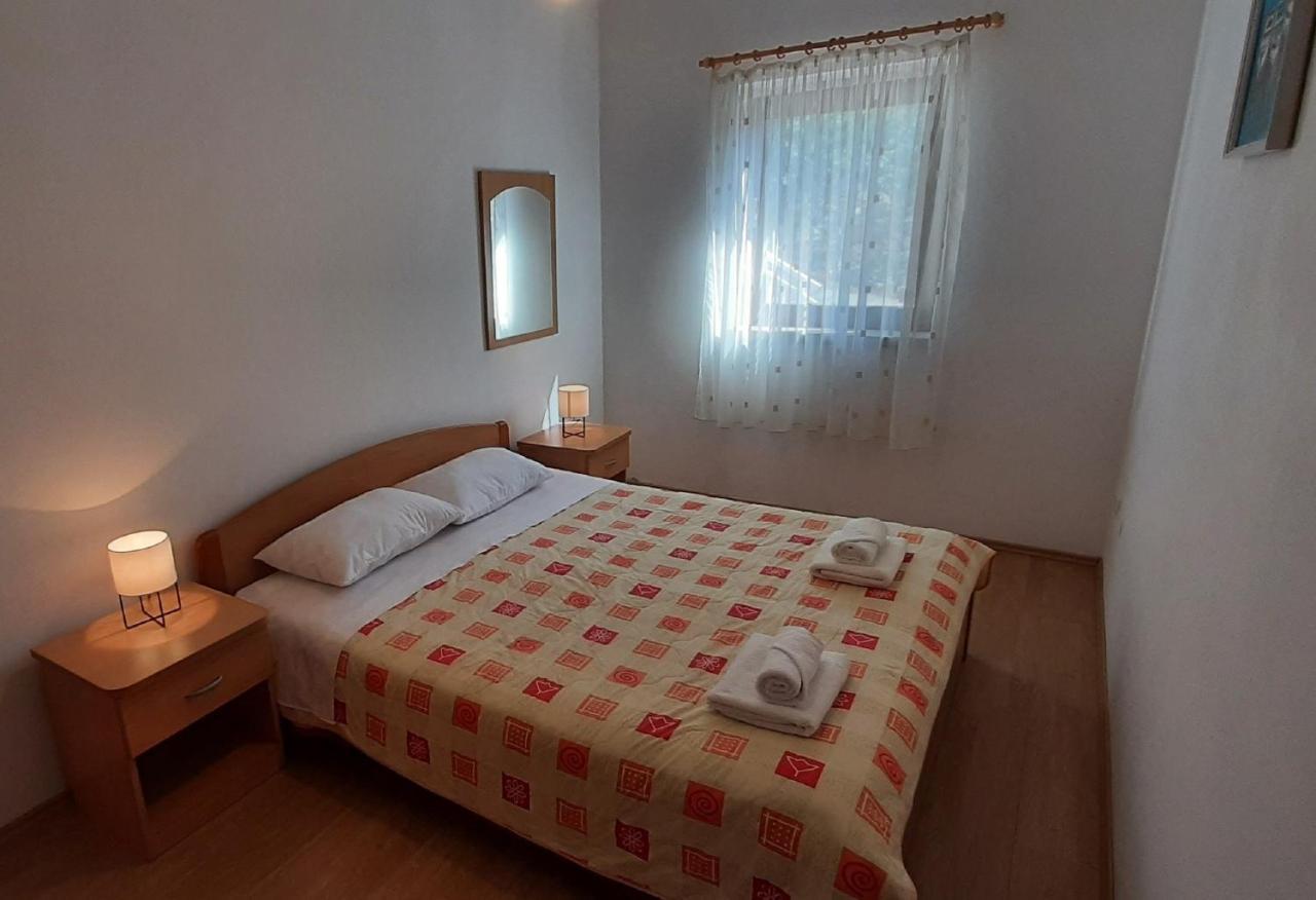 Apartment Classic Zrnovo Bagian luar foto